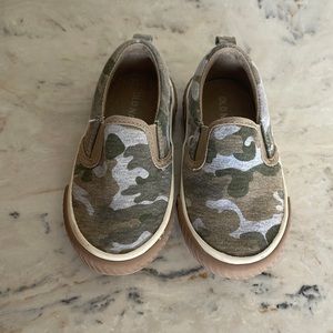 Camo slip-on shoes
